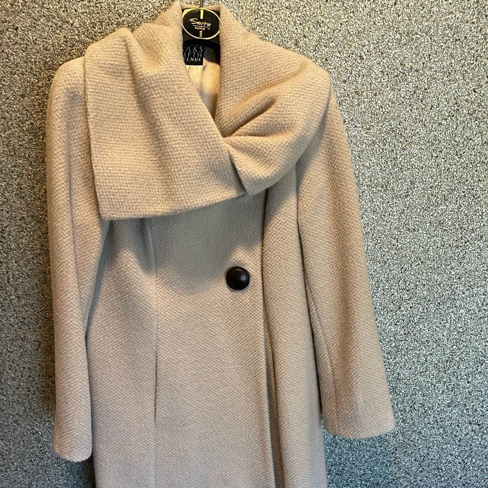 Beautiful true beige long coat w/ large brown buttons